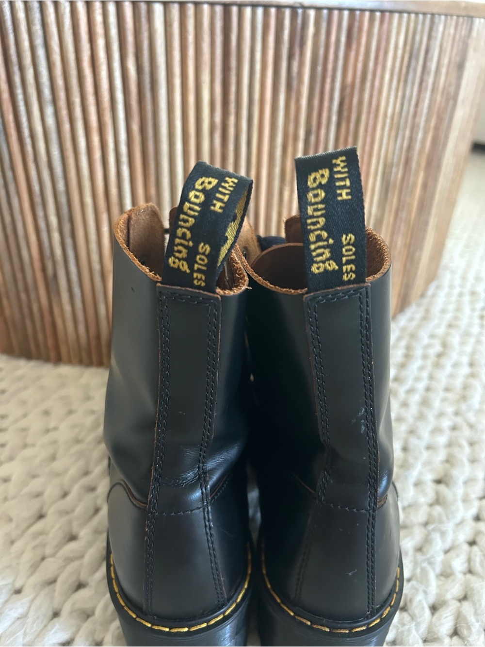 Dr. Martens LEONA WOMEN'S VINTAGE SMOOTH LEATHER HEELED BOOTS - Size 9 - Combat - Picture 9 of 10
